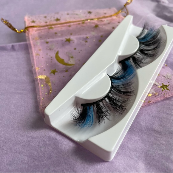 Color Highlight Lash Bundle - Picture 3 of 4